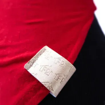 Regata-Natal-Rena-Vermelha-Fabrica-Pet-tamanho-M-foto-de-detalhe-da-etiqueta-